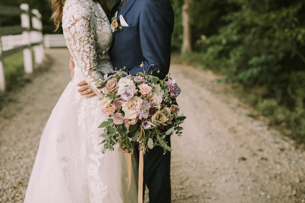 wedding bouquet rustic wedding venue missouri